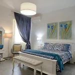 Cozy Downtown Guest house 4*
